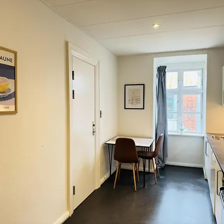 Aday - Pedestrian Beautiful 4 Bedroom Apartment Aalborg