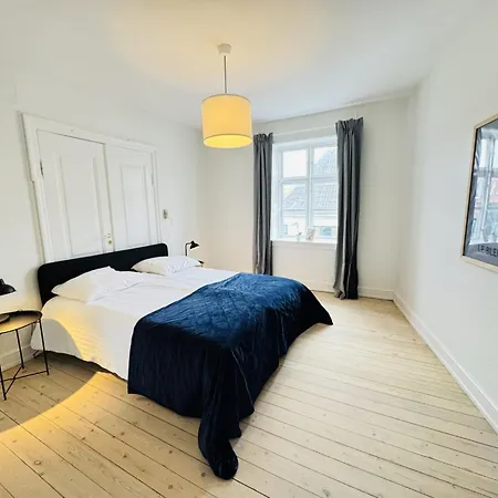 Apartment Aday - Pedestrian Beautiful 4 Bedroom Aalborg