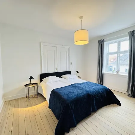 Apartment Aday - Pedestrian Beautiful 4 Bedroom Aalborg