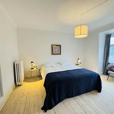 Aday - Pedestrian Beautiful 4 Bedroom