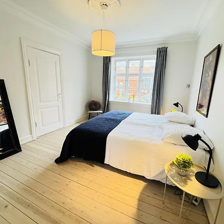 Aday - Pedestrian Beautiful 4 Bedroom Apartment Aalborg