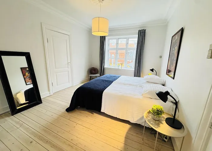 Aday - Pedestrian Beautiful 4 Bedroom アパート オールボー